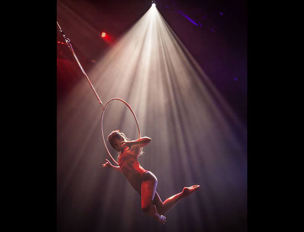 Aerialists Brisbane - Trapeze Artists - Aerial Entertainment Performers