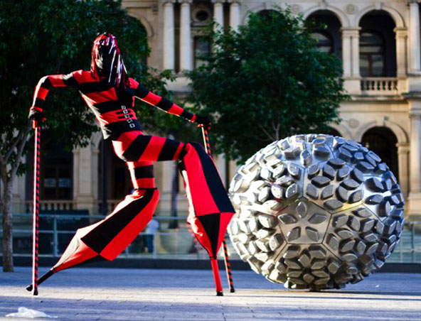 Brisbane Stilt Walkers - Ente - Roving Entertainers - Performers